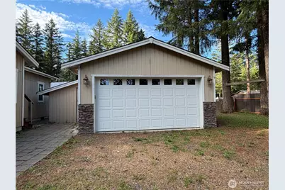 8595 Golden Valley Drive, Maple Falls, WA 98266 - Photo 3