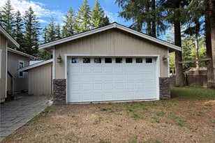 8595 Golden Valley Dr, Maple Falls, WA 98266 - Photo 3