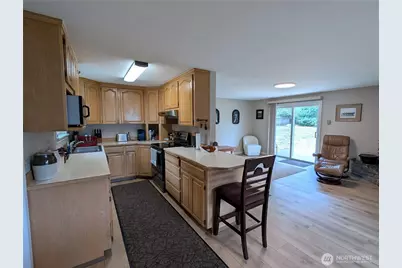 9428 Pacific Avenue SE, Olympia, WA 98513 - Photo 11