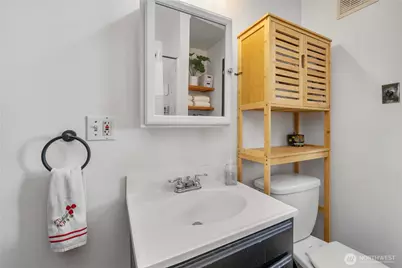 10251 3rd Avenue SW, Seattle, WA 98146 - Photo 17