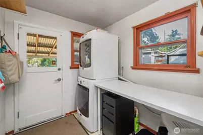 10251 3rd Avenue SW, Seattle, WA 98146 - Photo 19