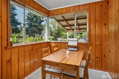 10251 3rd Avenue SW, Seattle, WA 98146 - Photo 15