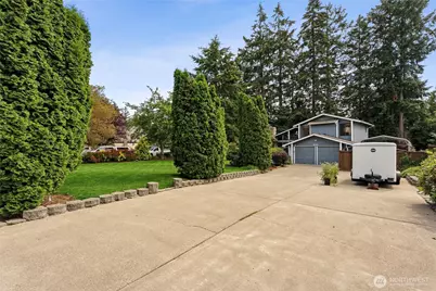 8201 179th Avenue E, Bonney Lake, WA 98391 - Photo 29