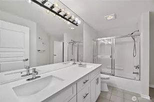 1300 W Boston St, Seattle, WA 98119 - Photo 17