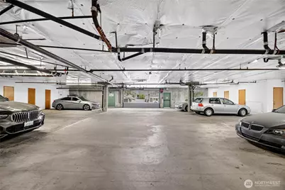 1300 W Boston Street #13, Seattle, WA 98119 - Photo 21