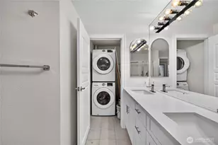 1300 W Boston St, Seattle, WA 98119 - Photo 19