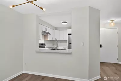 1300 W Boston Street #13, Seattle, WA 98119 - Photo 7