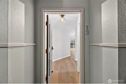 1300 W Boston Street #13, Seattle, WA 98119 - Photo 11