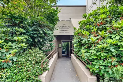 1300 W Boston Street #13, Seattle, WA 98119 - Photo 25