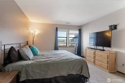 651 SE Bayshore Drive #B304, Oak Harbor, WA 98277 - Photo 9