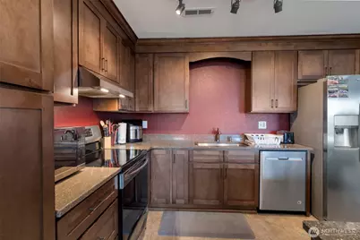651 SE Bayshore Drive #B304, Oak Harbor, WA 98277 - Photo 5
