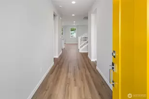 592 SW 97th St, Seattle, WA 98106 - Photo 3