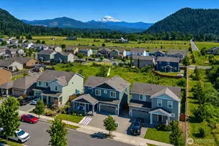 516 Petersen Dr E, Enumclaw, WA 98022 - Photo 1