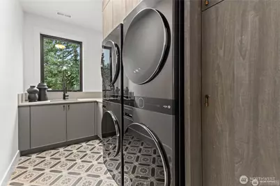 10789 SE 10th Street, Bellevue, WA 98004 - Photo 21