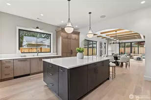 10789 SE 10th St, Bellevue, WA 98004 - Photo 9