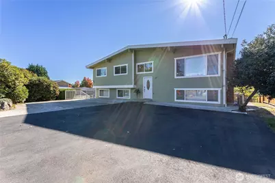 3905 NE 6th Street, Renton, WA 98056 - Photo 1