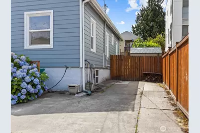 1715 26th Avenue S, Seattle, WA 98144 - Photo 7