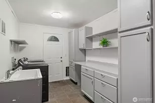 9125 Central Valley Rd NE, Bremerton, WA 98311 - Photo 27