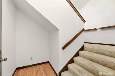 1624 NE 140th Street #M5, Seattle, WA 98125 - Photo 3