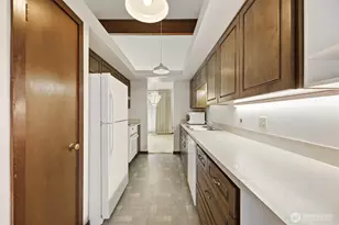 1624 NE 140th St, Seattle, WA 98125 - Photo 7