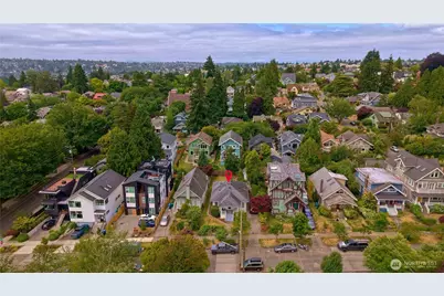 4017 Corliss Avenue N, Seattle, WA 98103 - Photo 5
