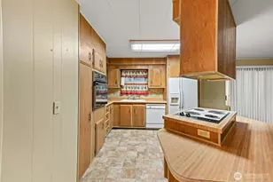 9314 Canyon Rd, Puyallup, WA 98371 - Photo 9