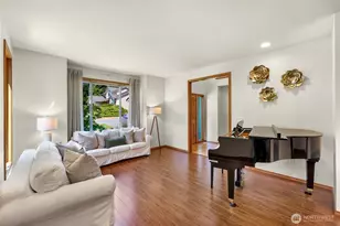 22209 NE 11th Pl, Sammamish, WA 98074 - Photo 9