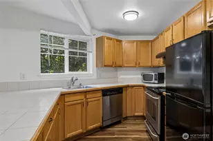 1156 N 198th St, Shoreline, WA 98133 - Photo 9