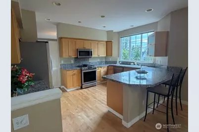 6748 161st Avenue SE #A, Bellevue, WA 98006 - Photo 9