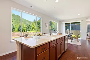 938 NE 4th, North Bend, WA 98045 - Photo 3