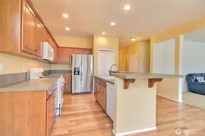 4036 Tribute Avenue E, Fife, WA 98424 - Photo 3