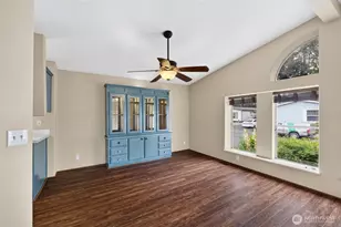819 Mountain Villa Loop, Enumclaw, WA 98022 - Photo 7