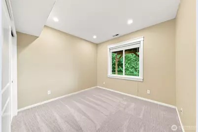 451 211th Avenue NE, Sammamish, WA 98074 - Photo 37