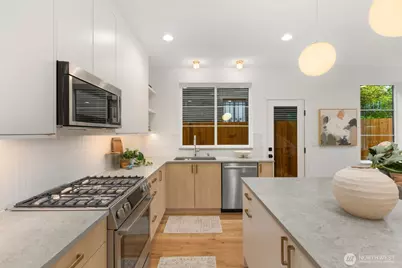 3936 B S Angeline Street, Seattle, WA 98118 - Photo 7