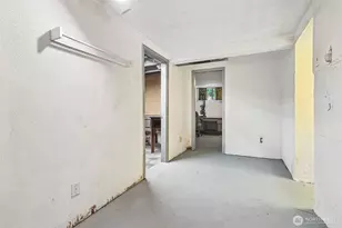 8555 30th Ave NW, Seattle, WA 98117 - Photo 21