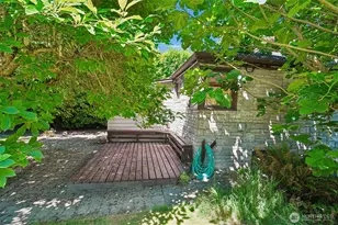 8555 30th Ave NW, Seattle, WA 98117 - Photo 27