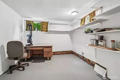 8555 30th Avenue NW, Seattle, WA 98117 - Photo 17