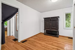 8555 30th Ave NW, Seattle, WA 98117 - Photo 11