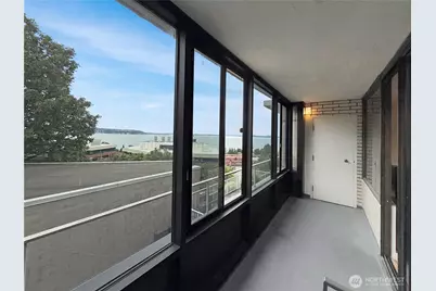 521 5th Avenue W #201, Seattle, WA 98119 - Photo 5