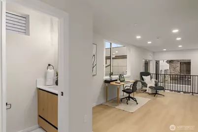 1127 C 10th Avenue E, Seattle, WA 98102 - Photo 5