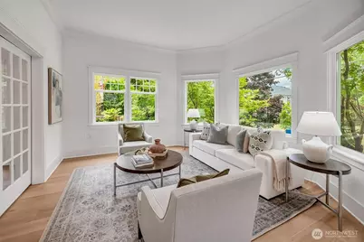 310 W Garfield Street, Seattle, WA 98119 - Photo 7