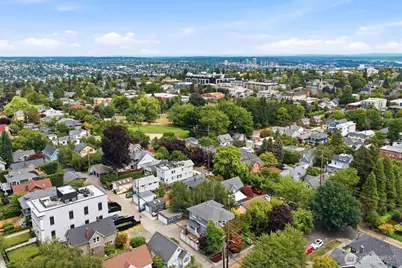 310 W Garfield Street, Seattle, WA 98119 - Photo 37