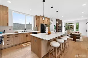 8512 15th Ave NE, Seattle, WA 98115 - Photo 3