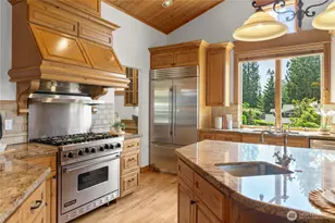 18608 Sound View Pl, Edmonds, WA 98020 - Photo 11