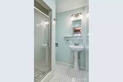 3242 36th Avenue W, Seattle, WA 98199 - Photo 33