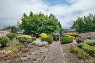 3242 36th Avenue W, Seattle, WA 98199 - Photo 5