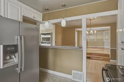 3242 36th Avenue W, Seattle, WA 98199 - Photo 21