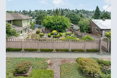 3242 36th Avenue W, Seattle, WA 98199 - Photo 3