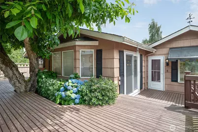 3242 36th Avenue W, Seattle, WA 98199 - Photo 9