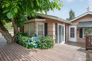 3242 36th Ave W, Seattle, WA 98199 - Photo 9